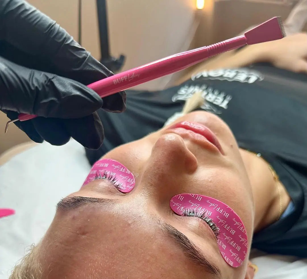 Tradisjonelt vs. Koreansk vippeløft — hva er den virkelige forskjellen?