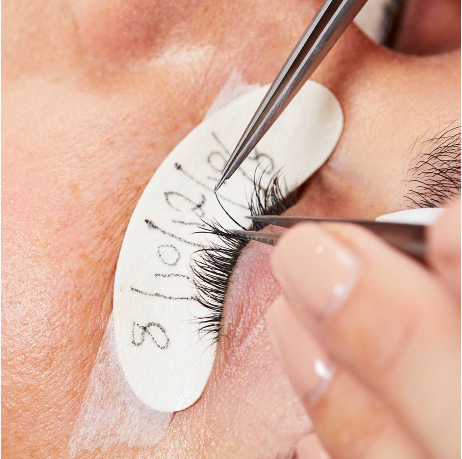 Kurs: Klassisk Vippe-Extensions - Kurs