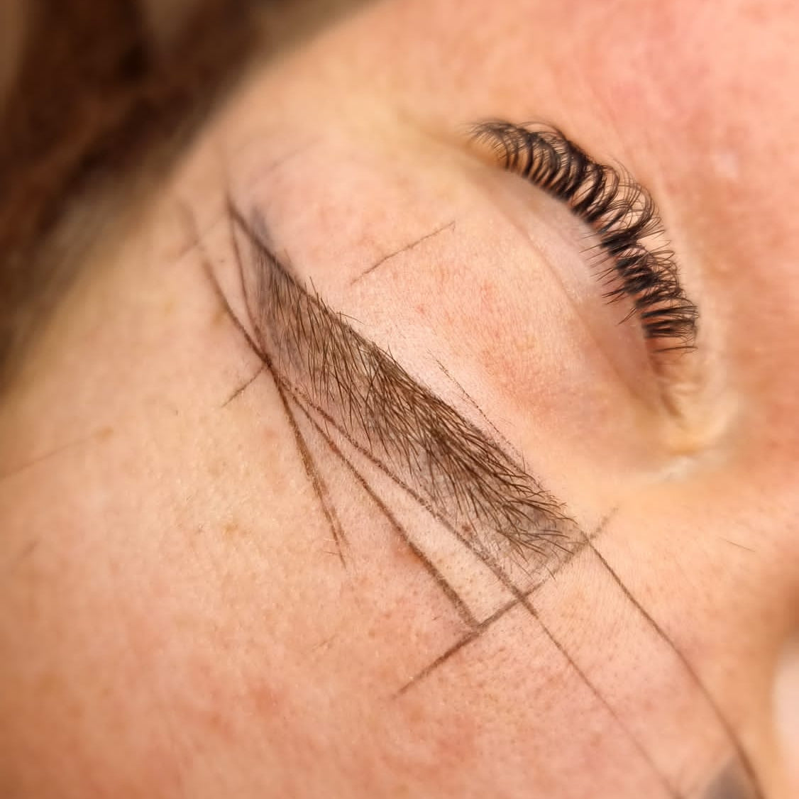 Kurs: Brynsløft & Brynlaminering pakkedeal - Kurs